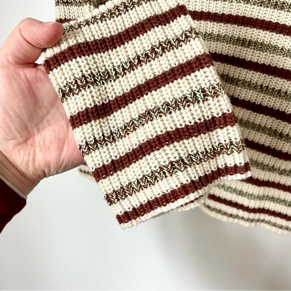 Urban Outfitters Stripped Cropped Turtleneck Sweater - Picture 5 of 8
